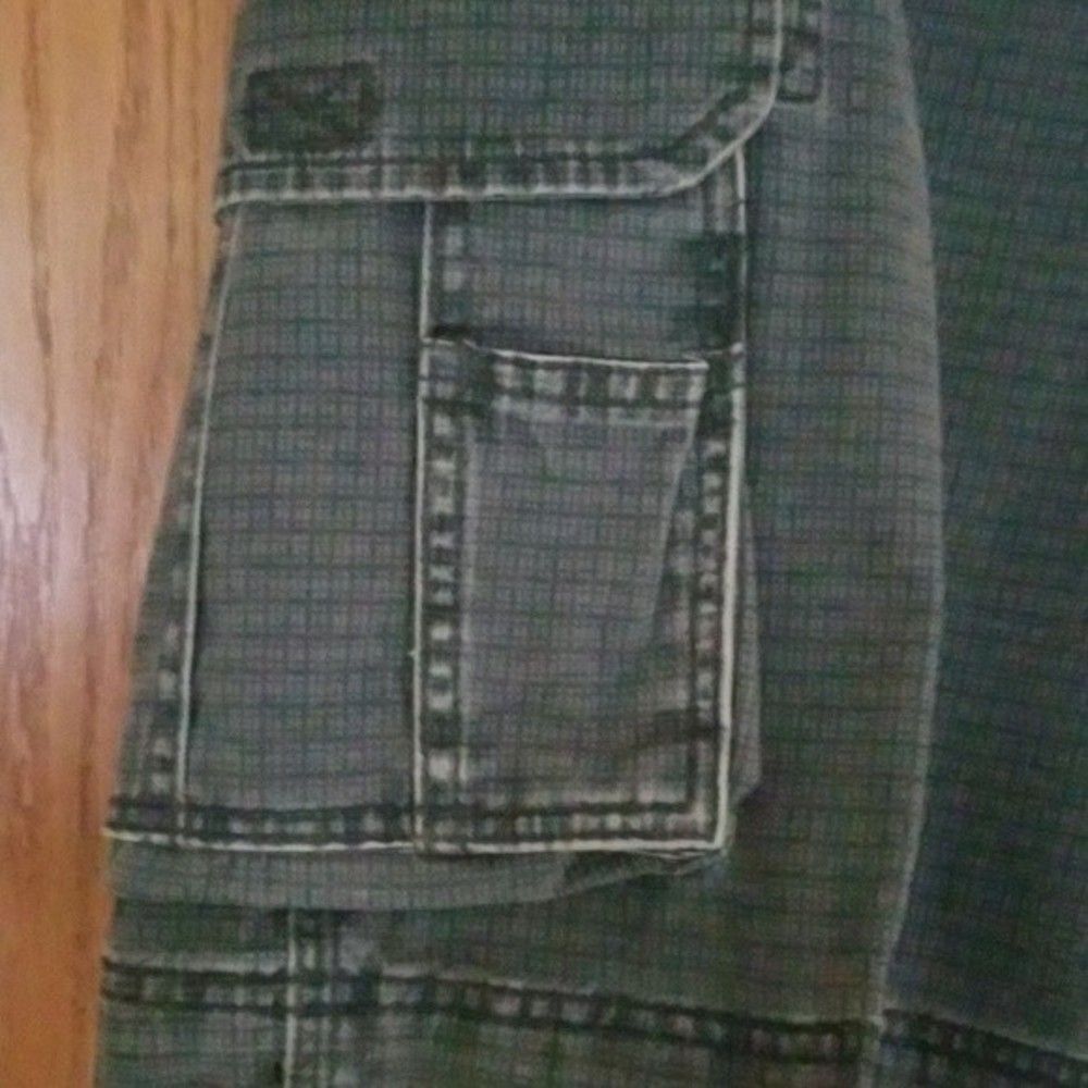 IZOD Mens size 32 blue cargo shorts - Picture 3 of 8